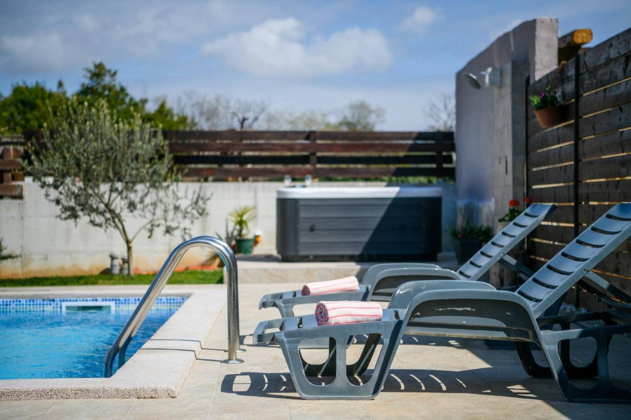 Bobo Family House With Pool Βίλα Vodnjan Εξωτερικό φωτογραφία